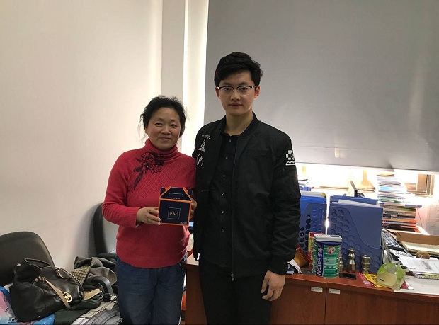www.3700.COm威尼斯三八妇女节温情校园送祝福活动